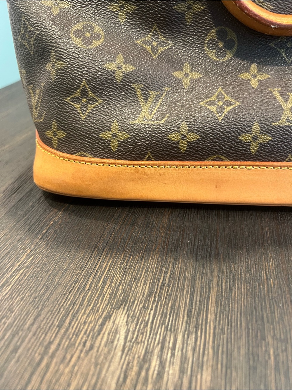 Louis Vuitton Alma PM - Picture 2 of 16